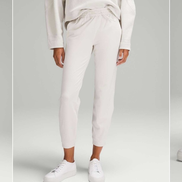 Sz 12 LULULEMON Soft Jersey Classic Fit Mid Rise Joggers in off White - Picture 1 of 9